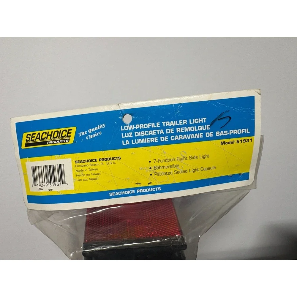 SEACHOICE 51931 Right Side 7-Function Low-Profile Submersible Trailer Light Used
